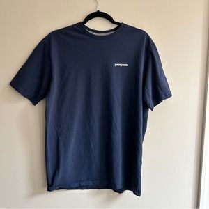 Men’s Medium Patagonian Tee